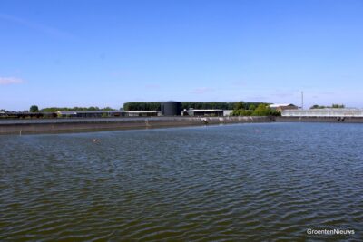 Kwalitatief goed gietwater uit groot gemeenschappelijk waterbassin komt Friese telers in droge tijd goed van pas